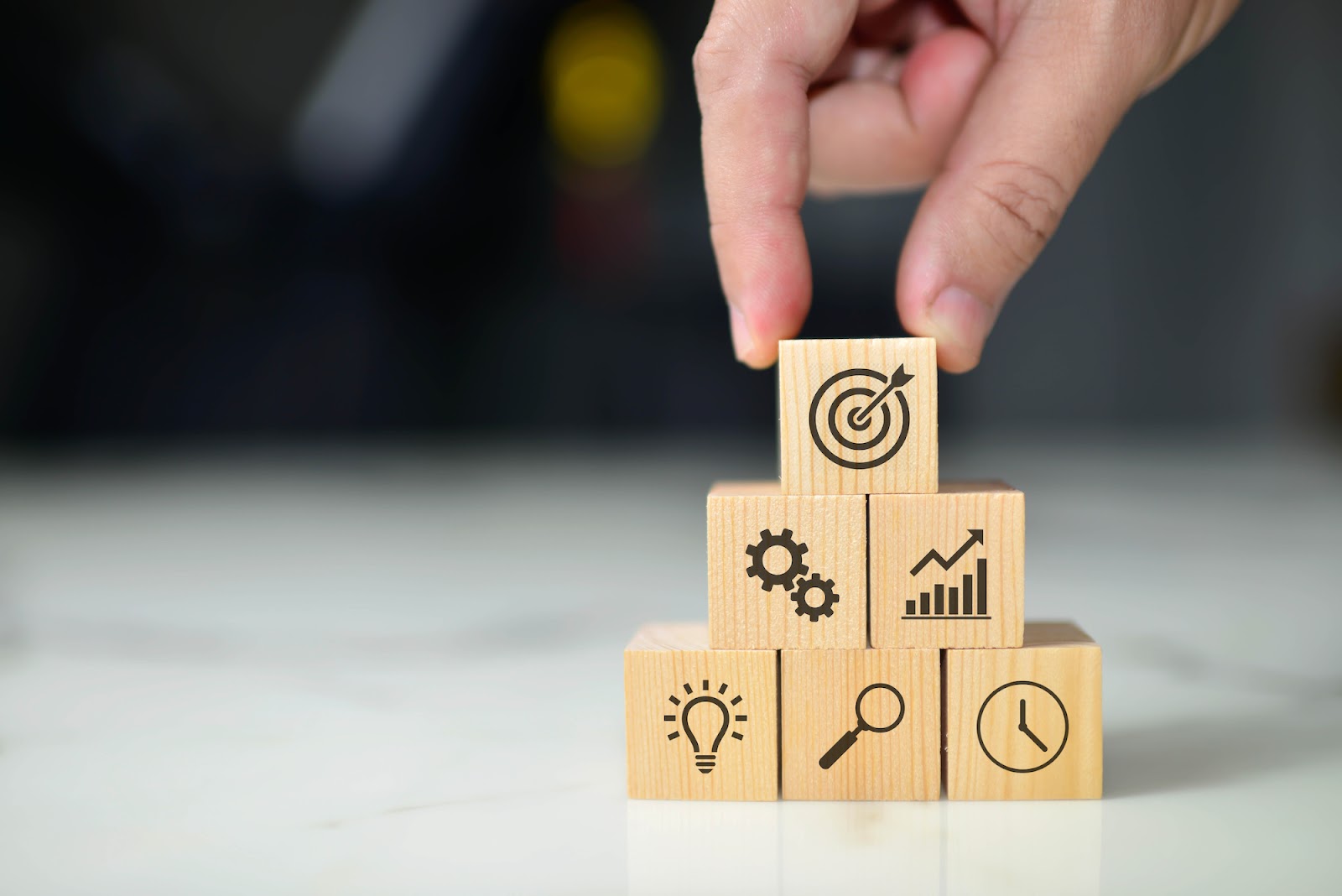 Strategic leadership fractionaL CMO Fractional CMO vs Full-Time CMO – Cost-Effective Growth for German SaaS Scaleups